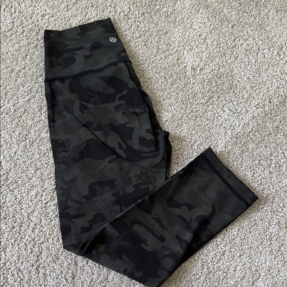 LULULEMON Green Black Camo Wunder Under Crop Leggings 4/XS